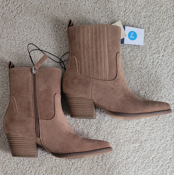 🔥NWT🔥SZ 7.5 Solita Western Boots - Universal Thread - Picture 3 of 12
